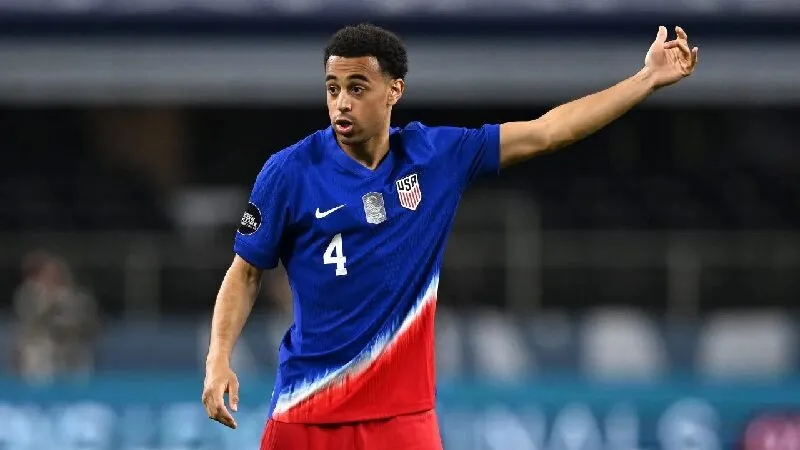 Tyler Adams bén duyên với Premier League